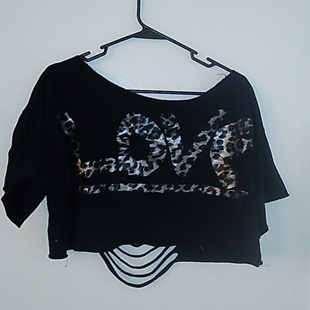 Black love crop top